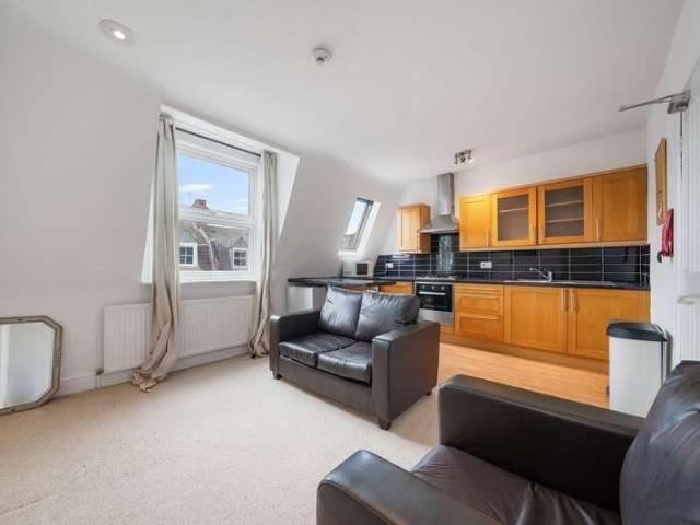 2 bed flat to rent