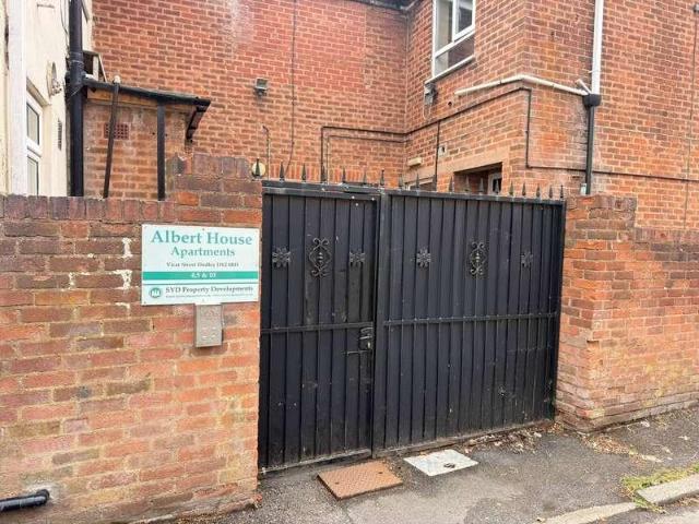 2 bed flat to rent