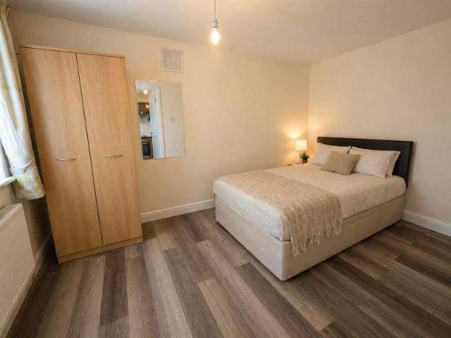 2 bed flat to rent