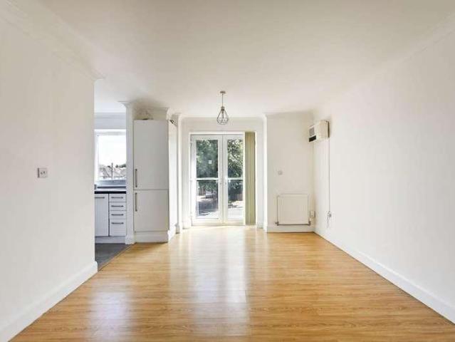 2 bed flat to rent