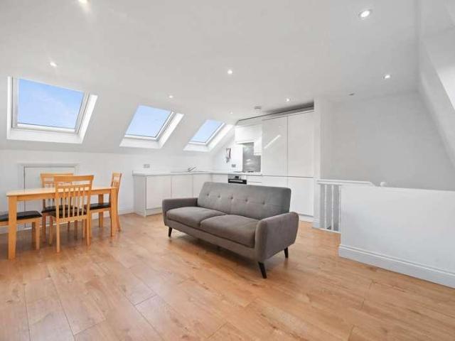 2 bed flat to rent