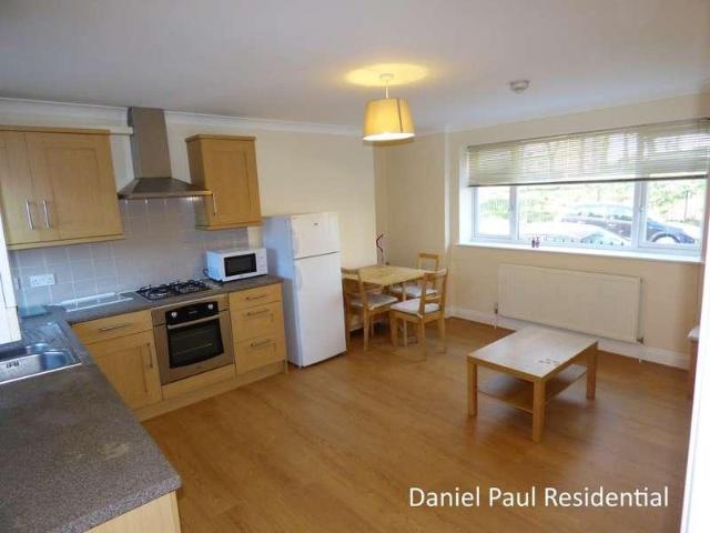 2 bed flat to rent