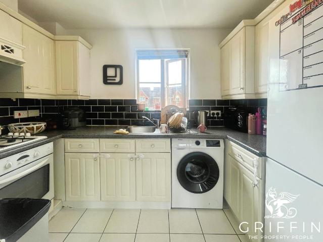 2 bed flat to rent
