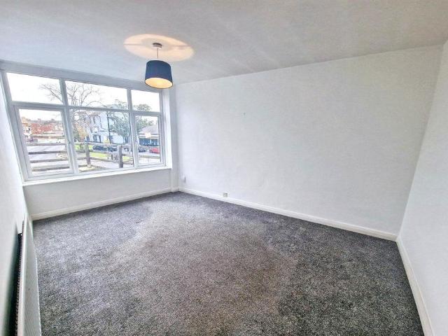 2 bed flat to rent
