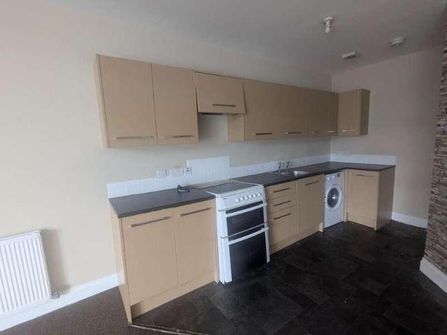 2 bed flat to rent