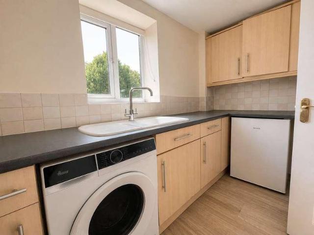 2 bed flat to rent
