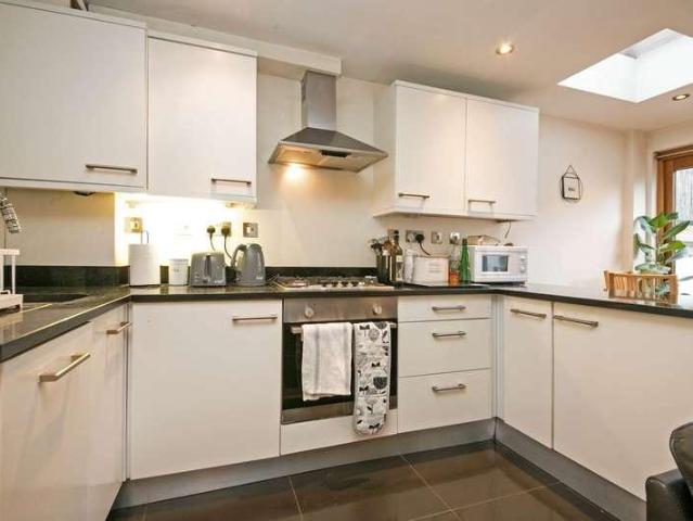 2 bed flat to rent