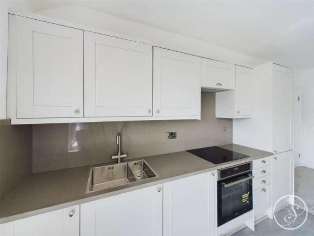 2 bed flat to rent