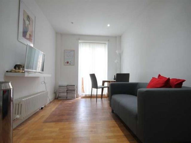 2 bed flat to rent