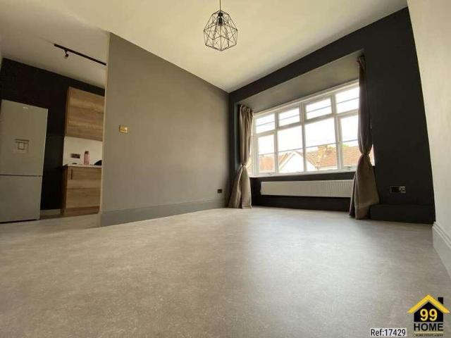2 bed flat to rent