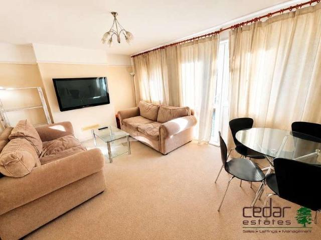2 bed flat to rent