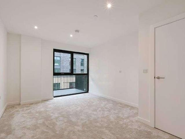 2 bed flat to rent