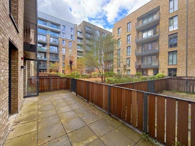 2 bed flat to rent