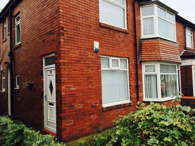 2 bed flat to rent