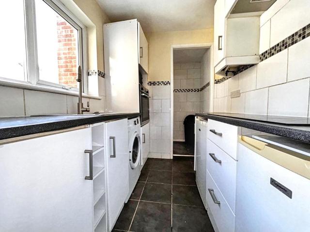 2 bed flat to rent