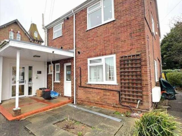 2 bed flat to rent