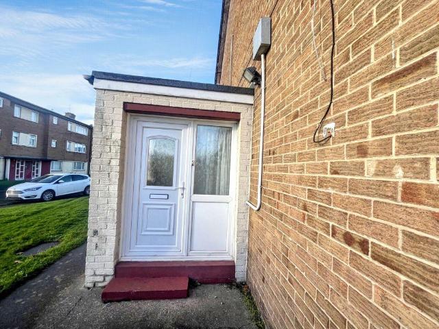 2 bed flat to rent