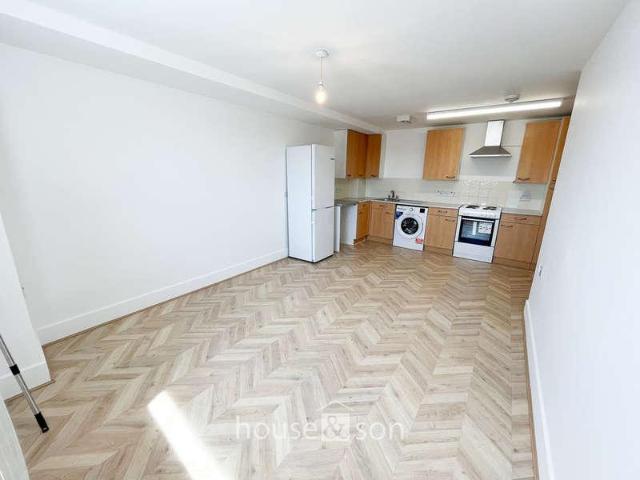 2 bed flat to rent