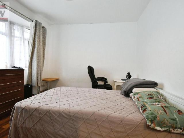 2 bed flat to rent