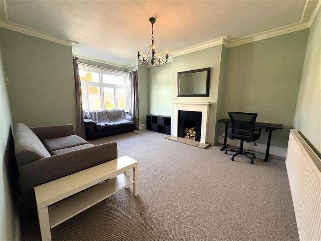 2 bed flat to rent