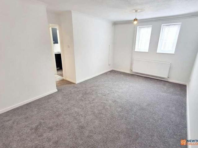 2 bed flat to rent