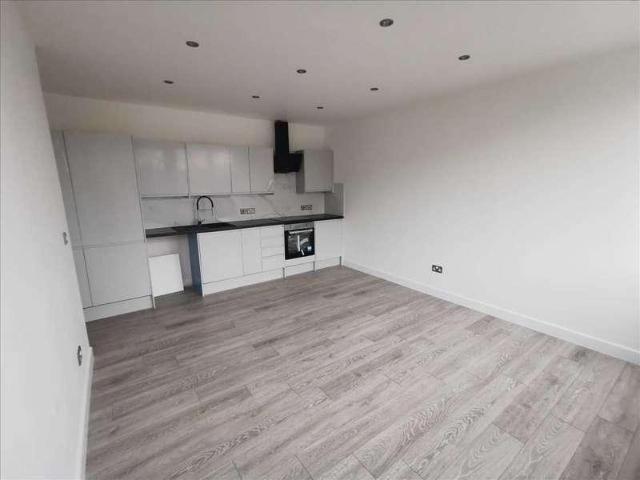 2 bed flat to rent