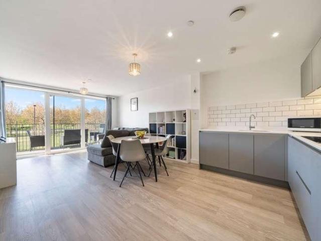 2 bed flat to rent
