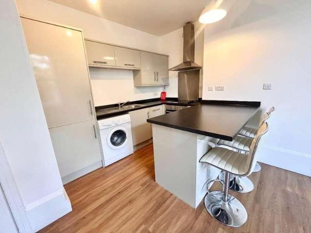 2 bed flat to rent