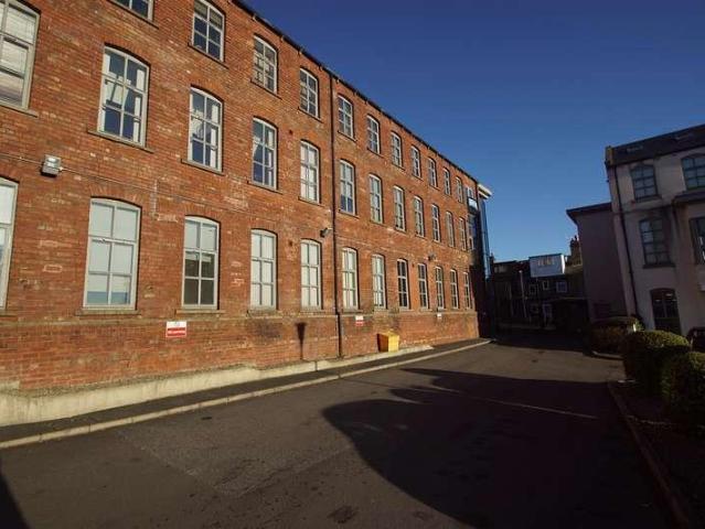 2 bed flat to rent