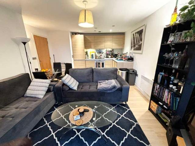 2 bed flat to rent