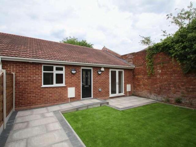 2 bed flat to rent