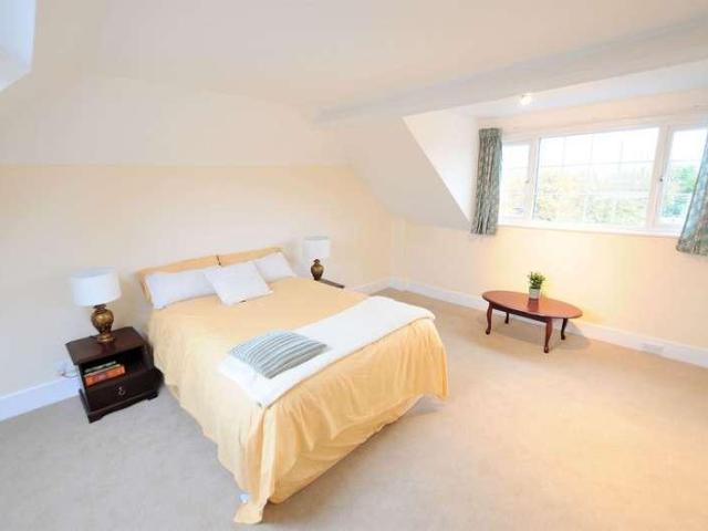 2 bed flat to rent