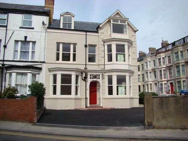 2 bed flat to rent