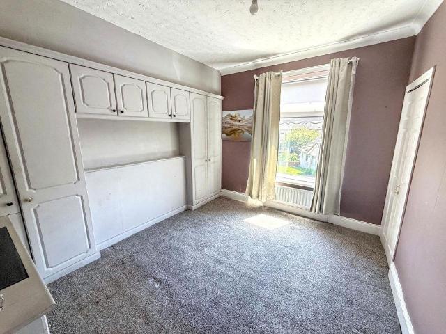 2 bed flat to rent