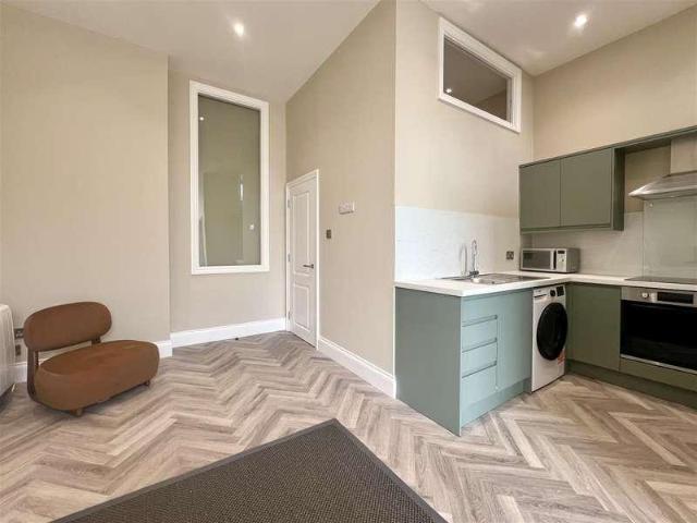 2 bed flat to rent