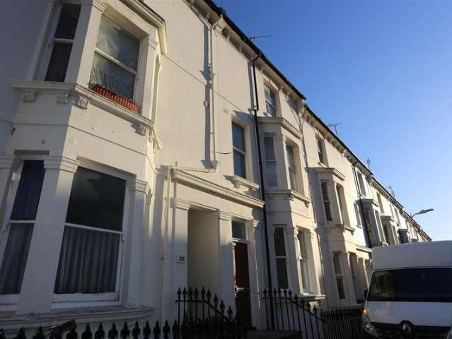 2 bed flat to rent