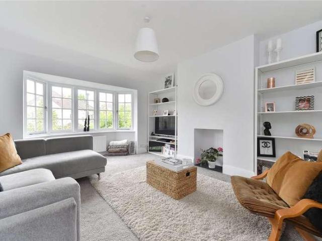 2 bed flat to rent