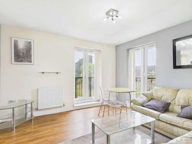 2 bed flat to rent