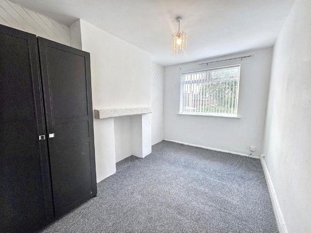 2 bed flat to rent