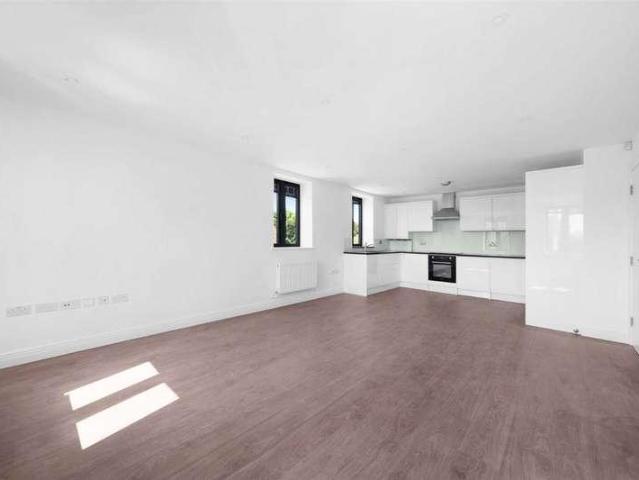2 bed flat to rent