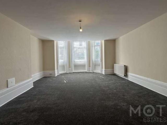 2 bed flat to rent