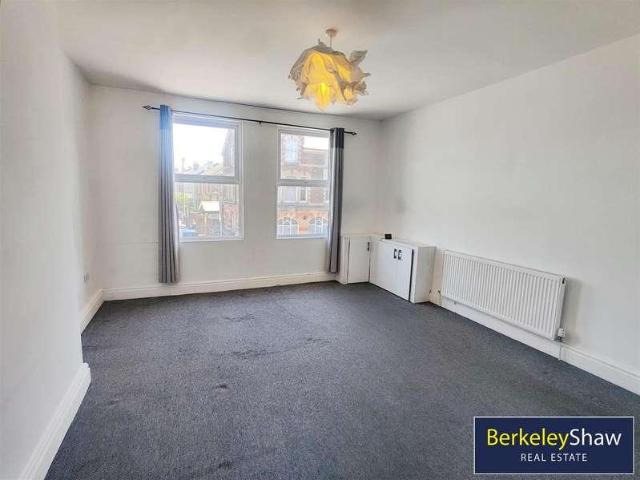2 bed flat to rent