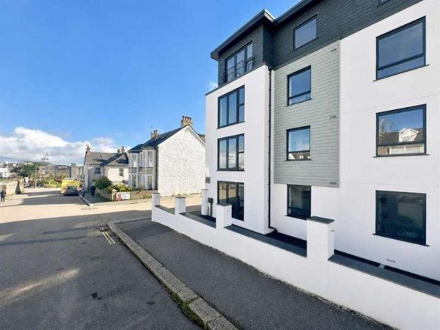 2 bed flat to rent