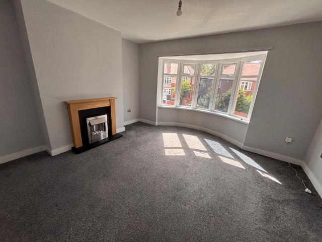 2 bed flat to rent
