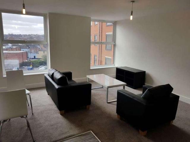 2 bed flat to rent