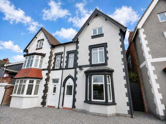 2 bed flat to rent