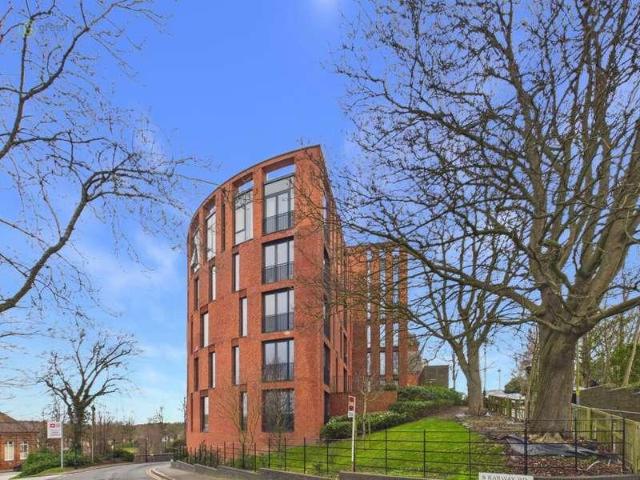 2 bed flat to rent