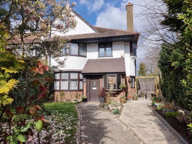 2 bed flat to rent
