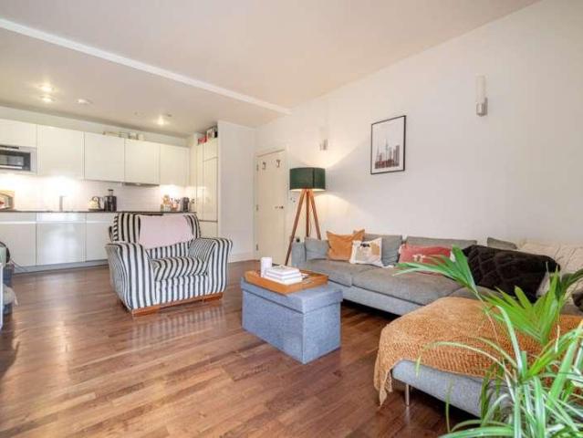 2 bed flat to rent