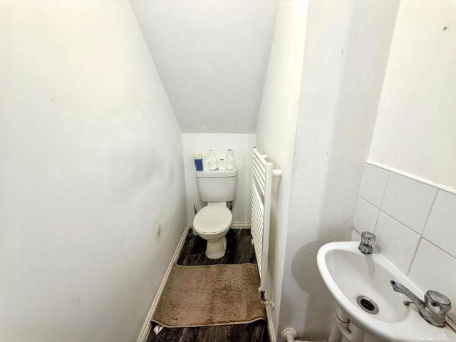 2 bed flat to rent